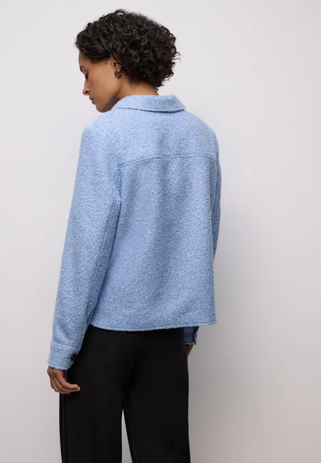 Overshirt in Wolloptik frosted blue mel. Overshirt in Wolloptik frosted blue mel.