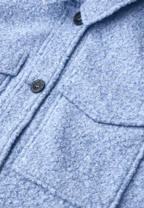Overshirt in Wolloptik frosted blue mel. Overshirt in Wolloptik frosted blue mel.