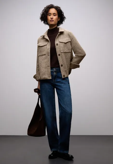 Overshirt in Wolloptik light terra mocha mel. Overshirt in Wolloptik light terra mocha mel.