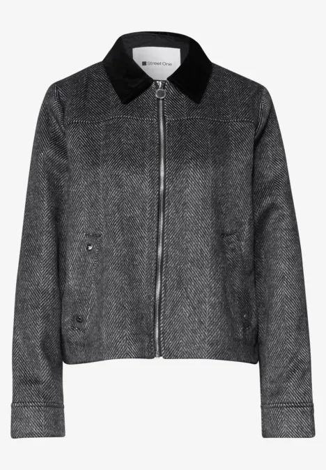 Grau melierte Jacke mit Reißverschluss und schwarzem Kragen.