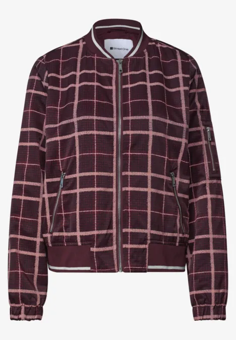 Bordeauxfarbener Bomber mit rosafarbenem Karomuster, Reißverschluss, elastischen Bündchen und Taschen.