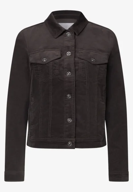 Veste en jean noire, coupe droite, boutons métalliques et poches poitrine.