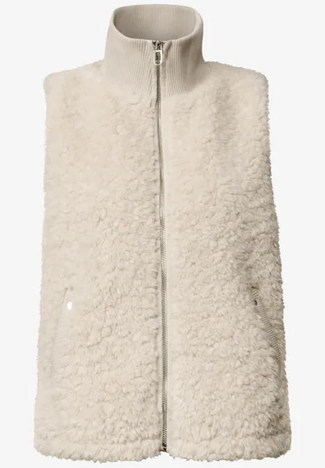 Ärmellose, flauschige Teddyfell-Weste in Cremeweiß mit hohem Kragen und Reißverschluss.