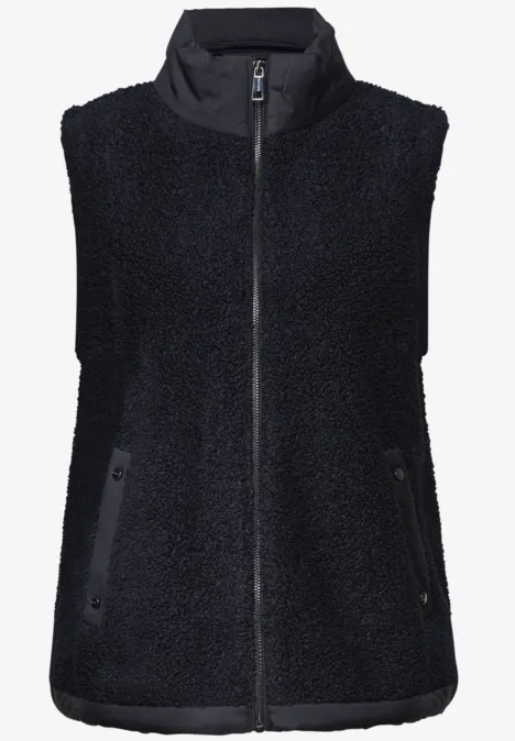 Zwarte fleecebodywarmer met opstaande kraag, ritssluiting en twee zijzakken