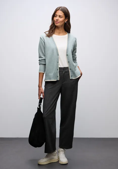 Vest met contrasterende details nile blue mel. Vest met contrasterende details nile blue mel.
