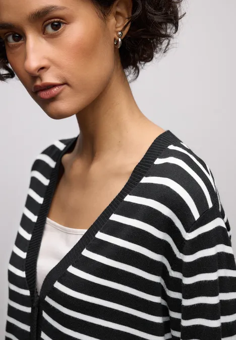 Gestreifter Cardigan Black Gestreifter Cardigan Black