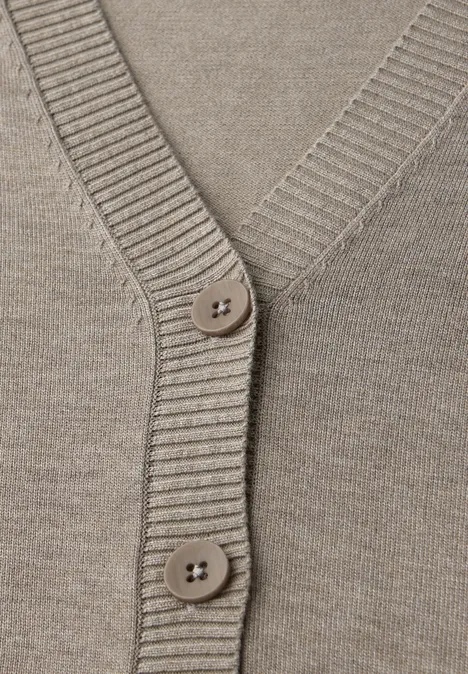 Vest met V-hals mocha dream mel.