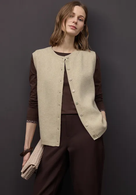 Kuschelige Weste cotton beige mel.