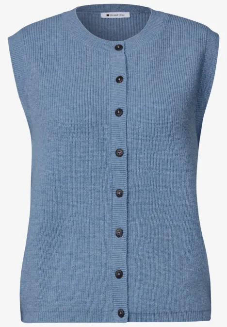 Hellblaue, ärmellose Strickweste mit durchgehender Knopfleiste und Rundhalsausschnitt.