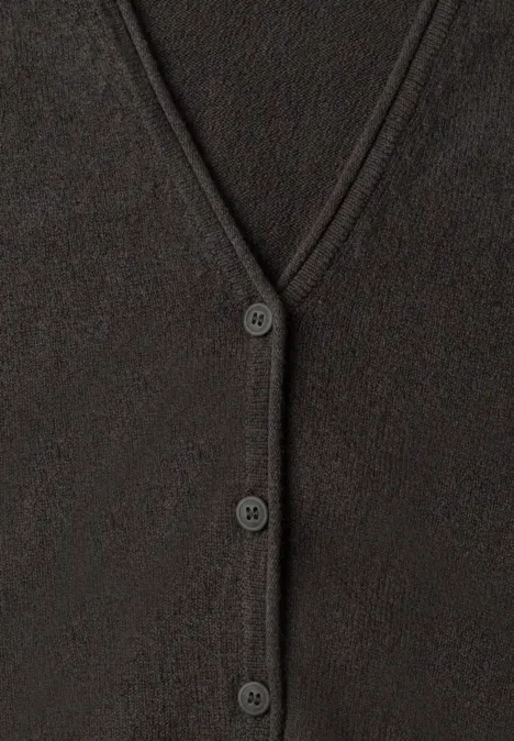Cadigan mit V-Neck und Knopfleiste black coffee mel. Schwarzer Kurzcardigan mit V-Ausschnitt und drei Knöpfen, weiches Strickmaterial.