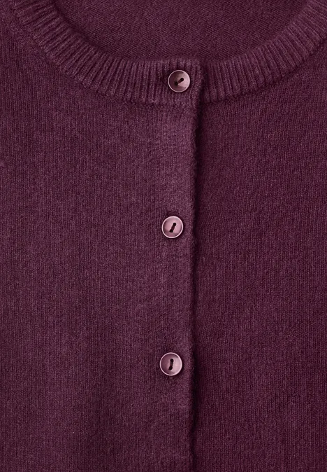 Cardigan mit Rundhals und Rüschendetails berry maroon Violetter Feinstrick-Cardigan mit drei Knöpfen und Rundausschnitt.