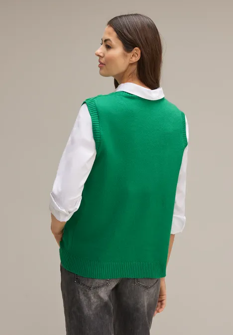 Fijngebreide slipover fresh spring green Fijngebreide slipover fresh spring green