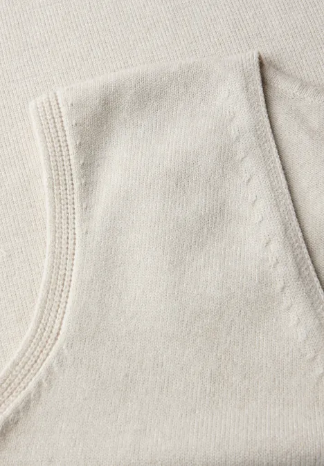 Ärmelloser V-Neck Pullover tusk cream mel.