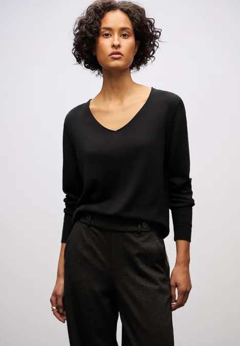 V-Neck Pullover Black