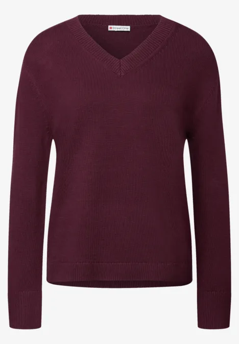 V-Neck Pullover wildberry red