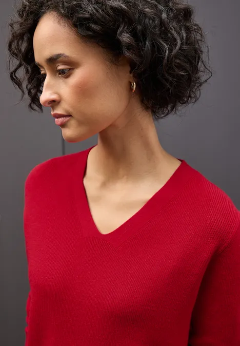 Basic V-Neck Pullover racing red