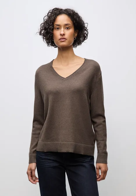 Pull douillet à col en V nomad brown mel.