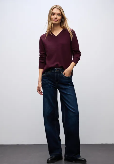 Kuscheliger V-Neck Pullover wildberry red