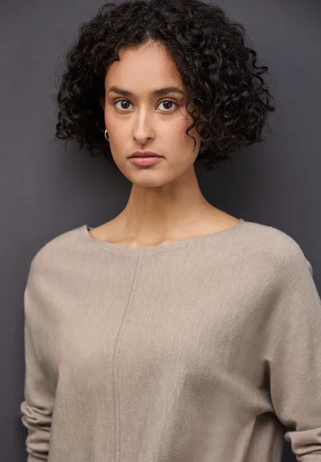 Basis Dolman-trui sandstone mocha mel.