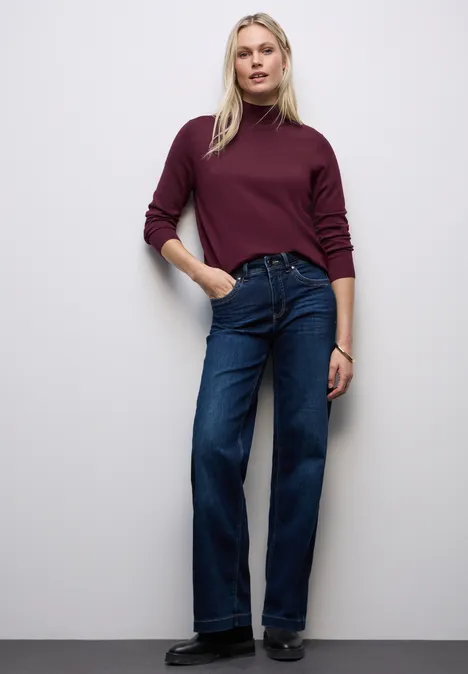 Turtleneck Pullover wildberry red