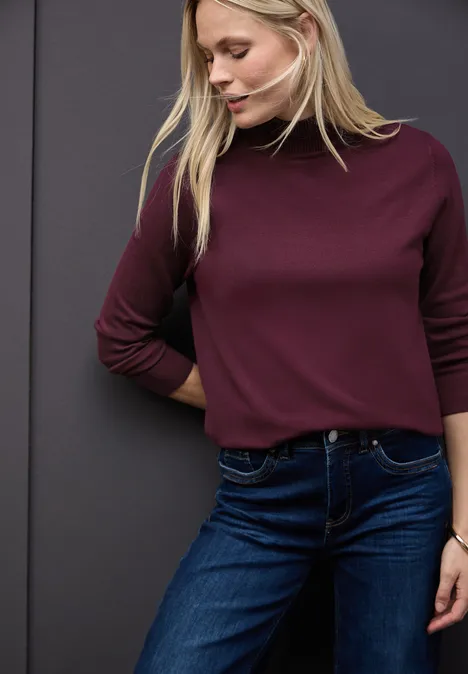 Turtleneck Pullover wildberry red