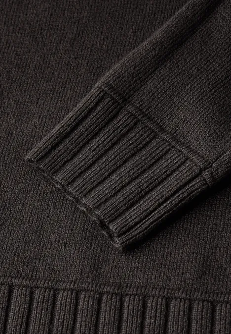 Basic Pullover darkest brown