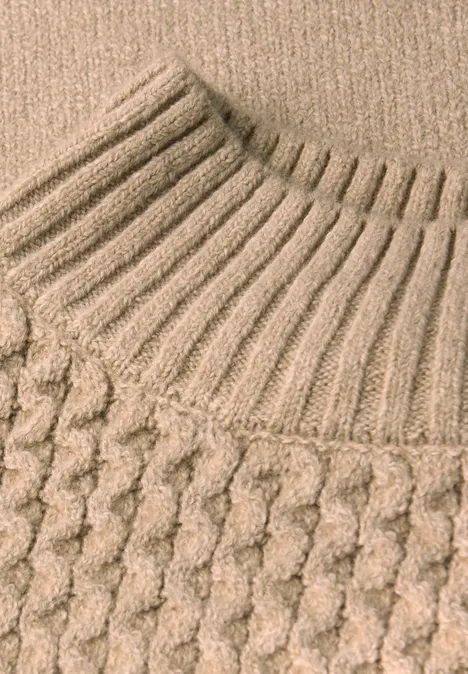 Pullover mit Zopfmuster sanded beige