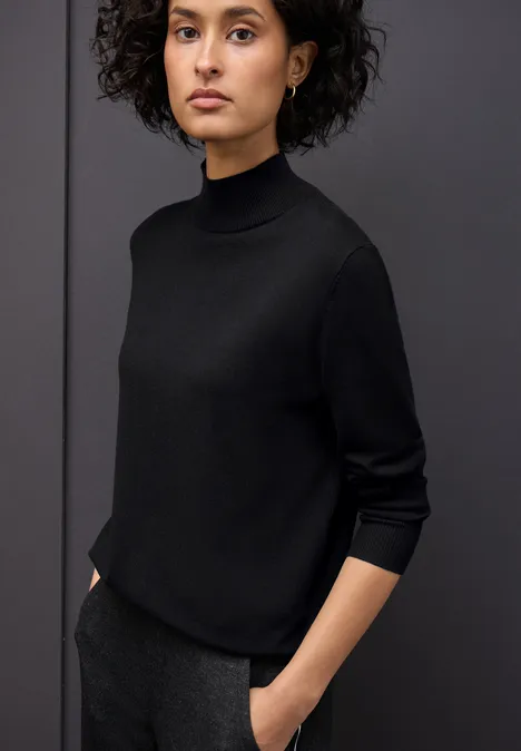Pullover mit Turtleneck Black
