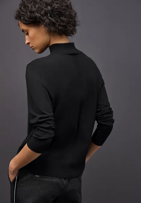 Pullover mit Turtleneck Black
