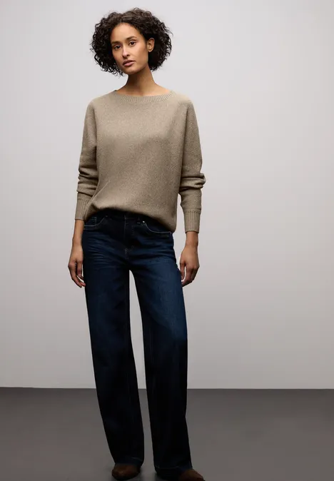 Cosy Dolman-trui mocha glow mel. Cosy Dolman-trui mocha glow mel.