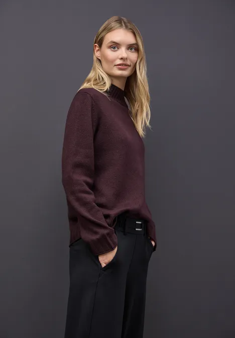 Basic Turtleneck Pullover Jazz Berry