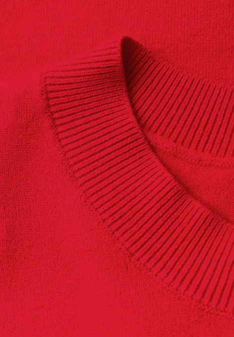 Kuscheliger Pullover racing red