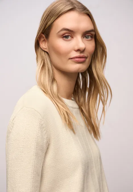 Trui met structuur soft beige Trui met structuur soft beige