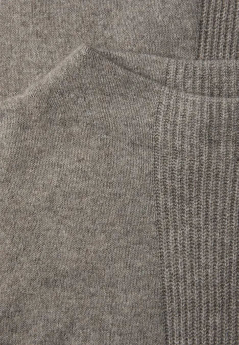 Trui met structuurmix muted mocha mel.