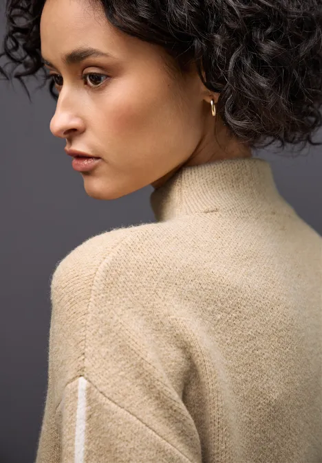 Pullover mit Kontrastdetails sanded beige mel.