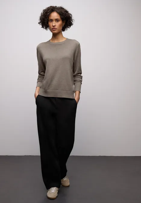 Basic Pullover mocha glow mel. Basic Pullover mocha glow mel.