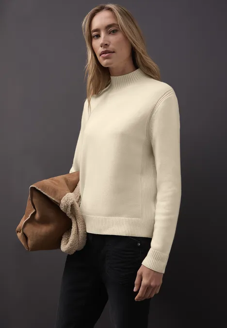 Kuscheliger Pullover soft beige