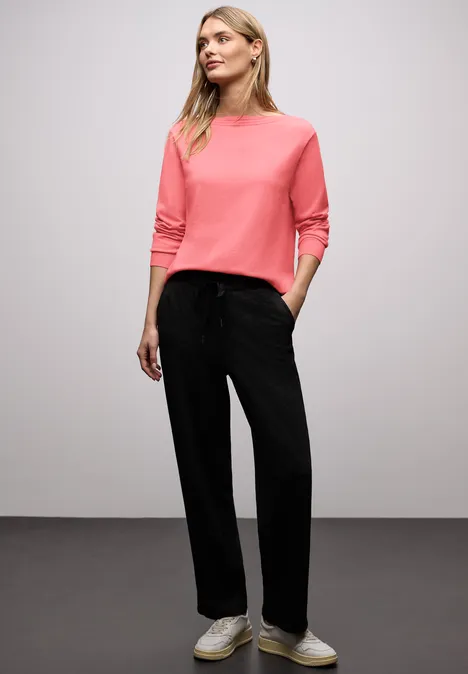 Pull-over basique U-Boot striking coral mel. Pull-over basique U-Boot striking coral mel.