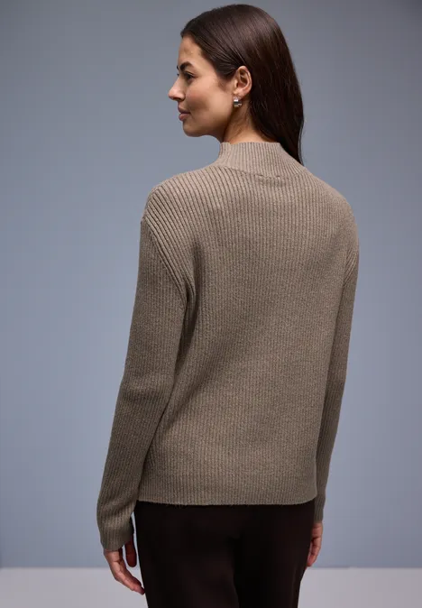Pull structuré douillet light terra mocha mel.