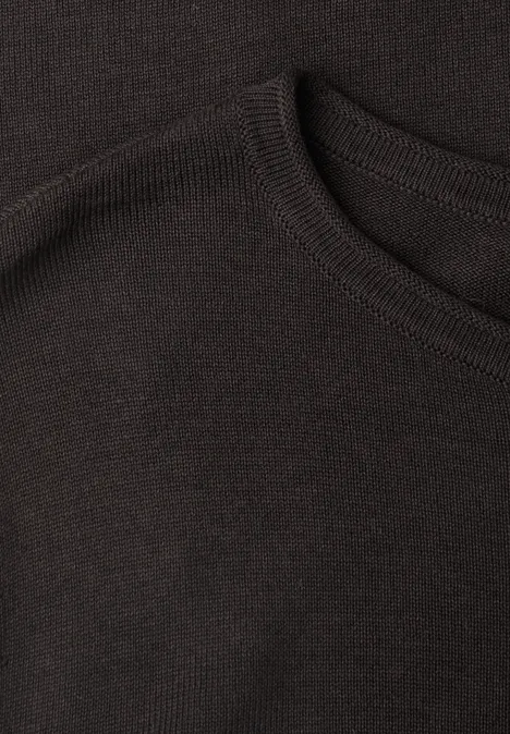 Pullover mit Rundhals und Rollkanten black coffee Nahaufnahme eines schwarzen Strickpullovers mit Rundhalsausschnitt.