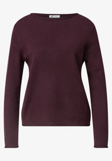 Dunkellila, langärmliger Pullover mit Rundhalsausschnitt.