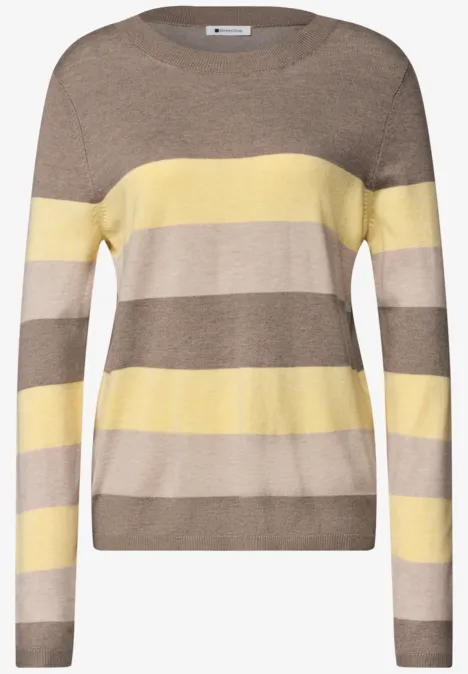 Pullover mit Rundhalsausschnitt und breiten horizontalen Streifen in Braun, Beige und Hellgelb.