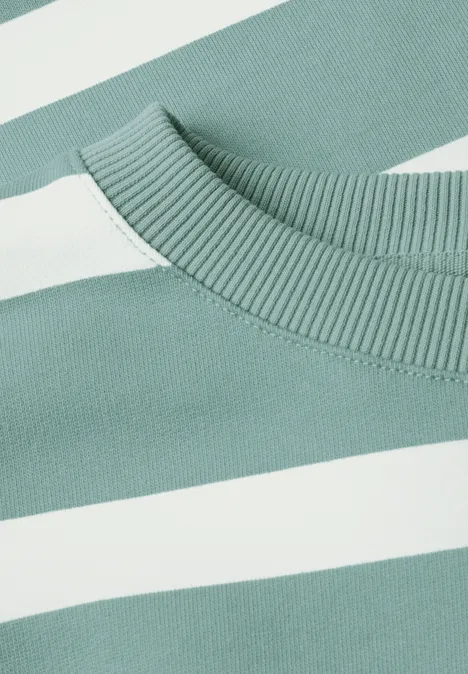 Sweatshirt mit Rundhals und Streifen eucalyptus green Weiß-türkis gestreiftes Shirt mit Rundhalsausschnitt.