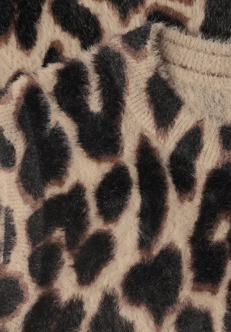 Nahaufnahme eines flauschigen Stoffes mit Leopardenmuster