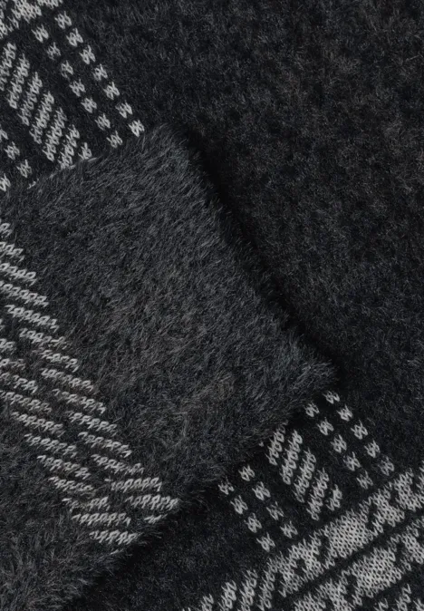 Close-up van donkergrijs wollen stof met licht ruitpatroon.