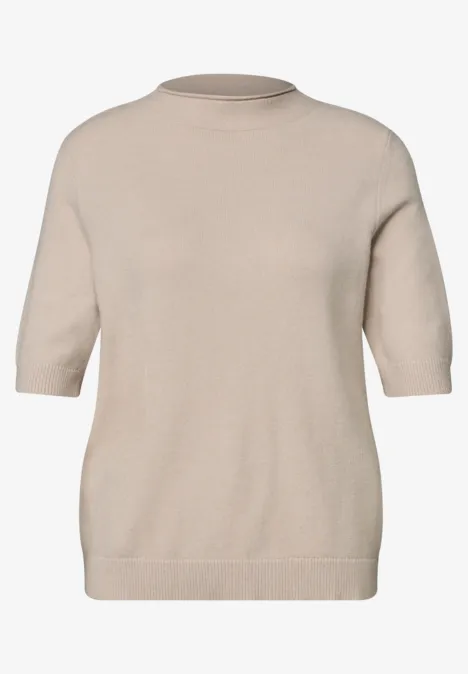Beiges Kurzarm-Pullover mit Rundhalsausschnitt.