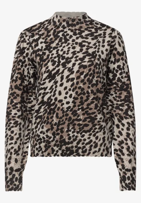 Beiger Pullover mit braun-schwarzem Leopardenmuster