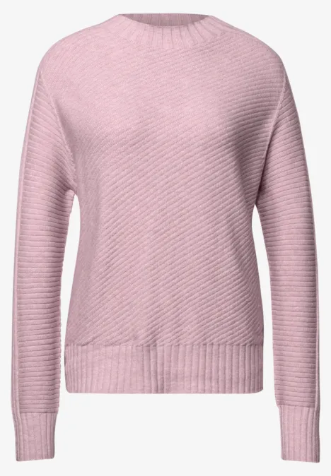 Rosa Strickpullover mit Rundhalsausschnitt und langen Ärmeln.
