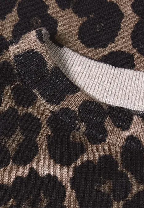 Langarm Pullover mit Rundhals und Leo-Muster Black Nahaufnahme eines braunen Strickpullovers mit schwarzem Leopardenmuster.