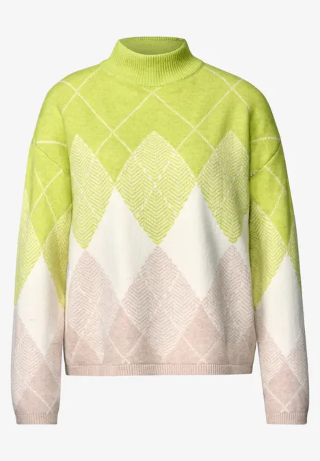 Pullover mit hohem Kragen, pastellgrünen, weißen und beigefarbenen Rautenmuster im Argyle-Stil.